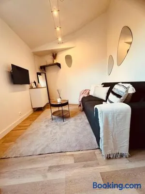 Image of Le Cosy Du Roi, WIFI,GARE,PARIS