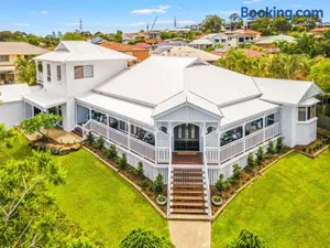 Image of The Duchess - Stunning Hamptons Oasis with Pool