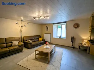 Image of Campagne, confort moderne : Grand appartement rénové pour 8 pers. avec terrasse et jardin spacieux - FR-1-585-135