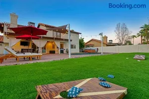 Image of The Retreat - 4BR home near Kierland