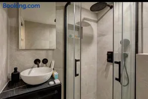 Image of Cosy room inside Batignolles - L60