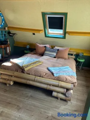 Image of Oeroeboeroe