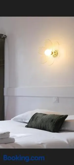 Image of Le central by santat !