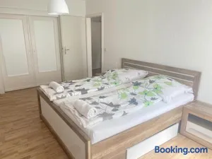 Image of Zentrale 2-Zimmer Wohnung in Altstadt & Bahnhofsnähe ( überdachte Gartenterasse )