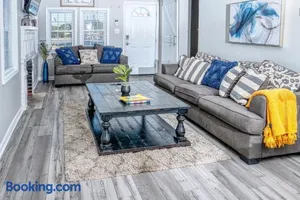 Image of Brick Beauty Fayetteville 3 bedroom Mins from Downtown