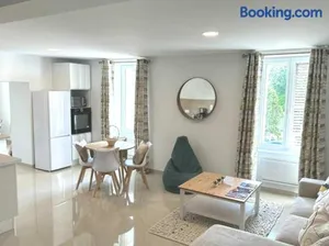 Image of cocoon 52 m2 new, beautiful view castle and mountain