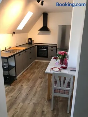 Image of Bel Art Etage mit großem Parkplatz