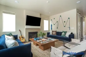 Image of Colorado Haven: 5bd - Pool & Foosball - 10min UCB