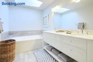 Image of Cheerful 3 Bedroom Beach Front Cottage with Fire Place