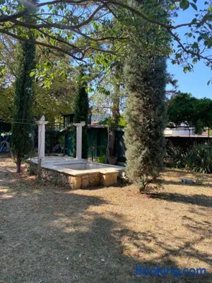 Image of Chambres privées dans maison avec grand parc et piscine proche Via Rhona