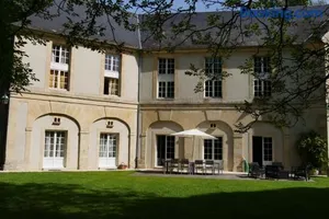 Image of Magnifique château rénové proche bourg grand parc belle terrasse billard, ping pong, proche Bayeux et plages du débarquement