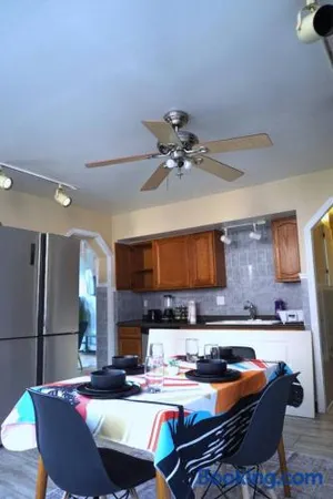 Image of Central Aptniagrafallwifibillkitchenwdking