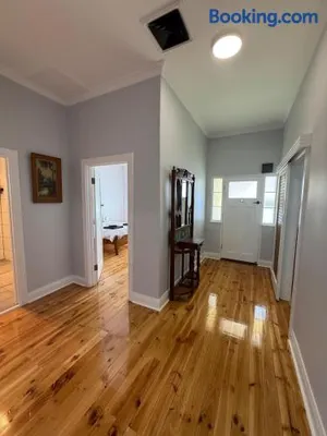 Image of Recently renovated, spacious 3 bedroom home