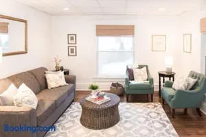 Image of Campus Downtown WiFi Near Starbucks Superhosts