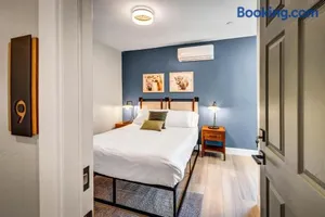 Image of Two Bedroom - Queen in Both. Heart of Downtown Vista