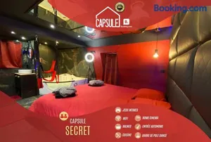 Image of Capsule Secret - Jacuzzi - Netflix & Home cinéma - Jeux de couple - Barre de pole dance