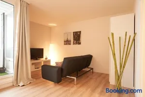 Image of Gemütliches und helles Studio Apartment mit Balkon, Badewanne, WLAN, Parkplatz