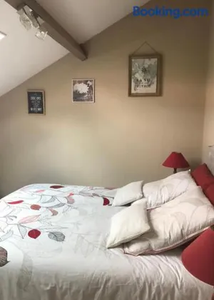 Image of Chambre et salle d'eau privées dans maison de ville
