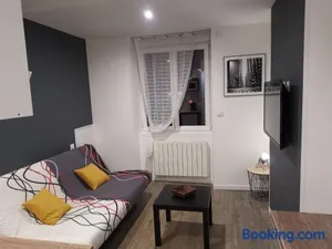 Image of Studio cosy au pied du METRO FLACHET