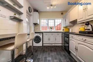Image of Beautifully presented 3 bed home In Nottingham