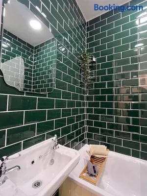 Image of Hoole House- Bright and modern 2 bedroom house, close to Chester train station and the City Centre