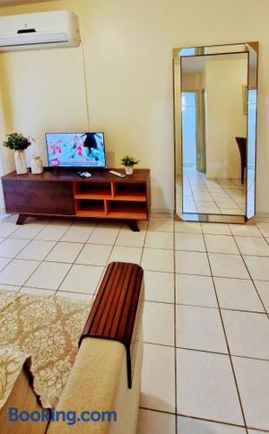 Image of Apartamento TOP CLIMATIZADO em CRICIÚMA-SC - ótimo CUSTO-BENEFÍCIO - Cozinha completa - Cama Box - WiFI - Smart TV - Apps YouTube - NetFlix - Prime Vídeo - Garagem coberta - Portaria Digital 24h - Lugar sossegado e arborizado - Acomoda até 5 pessoas