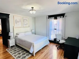 Image of Romantic West End Apartment with Parking