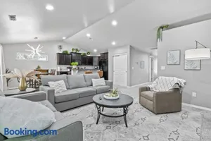 Image of Stoddard Trailhead Central Nampa Home - Sleeps 10