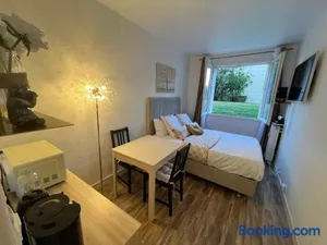Image of Studio situé à 5 min du château de Versailles et stationnement gratuit