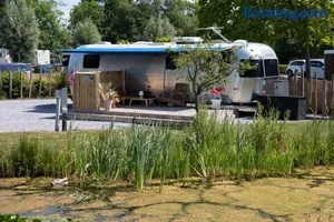 Image of Airstream Retro USA caravan