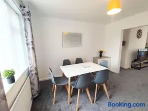 Image of Elegant Home, Near The Beach