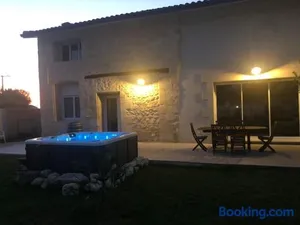 Image of Gîte avec spa privatif à 500m de MARGAUX