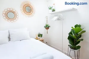 Image of Trendy 2 bedroom accommodation on perfect location