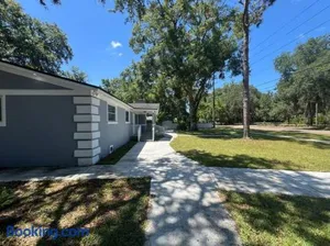 Image of Com4ort Living Presents CJ's Landing