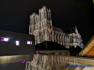 Image of Logement Cosy rénové au pied de la Cathédrale avec climatisation