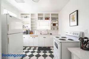 Image of 2BR Retreat - Walk to Tabor Shops & Cafes