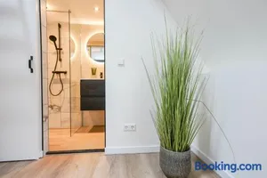 Image of Romantic 35m2 City Center Suite