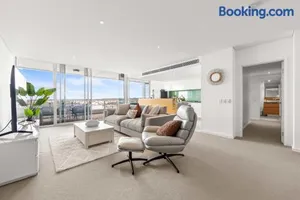 Image of Breathtaking Waterfront Apartment in Mandurah
