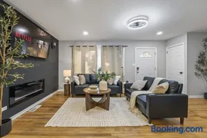 Image of Joliet Cozy Oasis 4BR