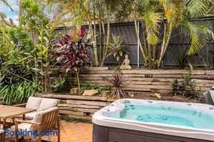 Image of Blissful Bushland Spa Retreat