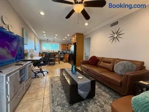 Image of 2 br with Pool & washer dryer