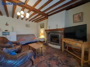 Image of Charmante Maison Rénovée avec Jardin, BBQ et Loisirs à La Saucelle - FR-1-581-13