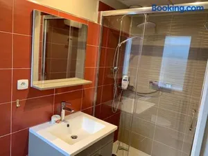Image of chambre indépendante chez particuliers avec salle de bain privative