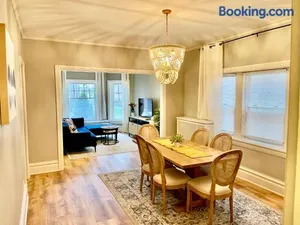 Image of Lovely vintage Oak Park 3bd 1ba perfectly located near public transit & Chicago