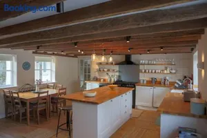 Image of St Margaret's Steps Luxury apartment sleeps 8