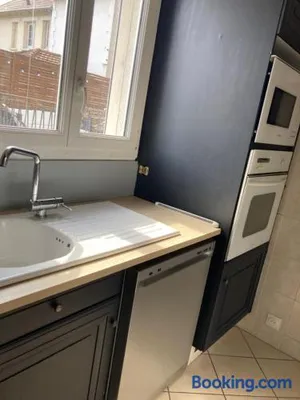Image of Belle maison avec grande terasse à 10 minutes en train de Paris centre et 6 min à pied de la gare et du centre ville