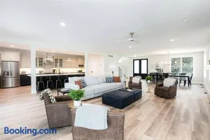 Image of Victory Views Estate:Luxury Retreat for 25+ Guests