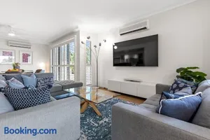 Image of City oasis - 3 BR apt. on Maroochy river, pool, AC
