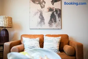 Image of 1 Bedroom Stylish Oasis