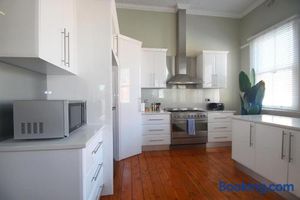 Image of Waterviews - Hidden Gem in CBD - Sleeps 10